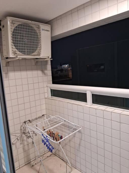 Apartamento perto da praia com ar condicionado Apartment in State of São Paulo