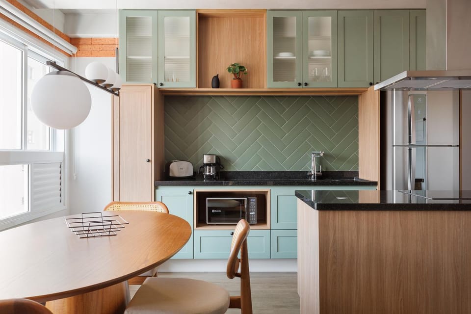 Coffee/tea facilities, Kitchen or kitchenette, Dining area, Dinner, locker, minibar, oven, stove, toaster, air conditioner