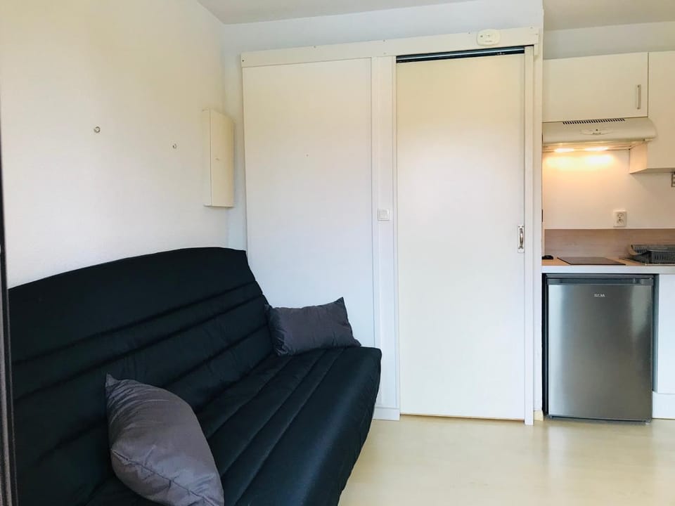 Studio Cabine à 400m Plage avec Piscine, Parking Privé, Proche Commerces à Argelès-sur-Mer - FR-1-776-16 Cabin in Argeles-sur-Mer