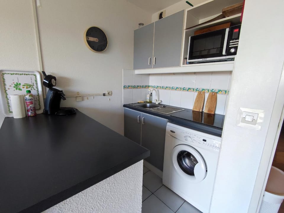 Appartement 3 pers avec piscine, terrasse et parking privé - FR-1-776-22 Apartment in Saint-Cyprien