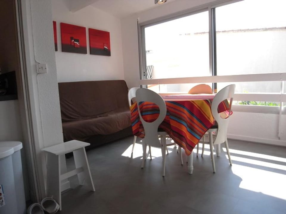 Appartement Climatisé 2 Pièces avec Piscine et Tennis à 500m de la Plage, Argelès-sur-Mer - FR-1-776-42 Apartment in Argeles-sur-Mer
