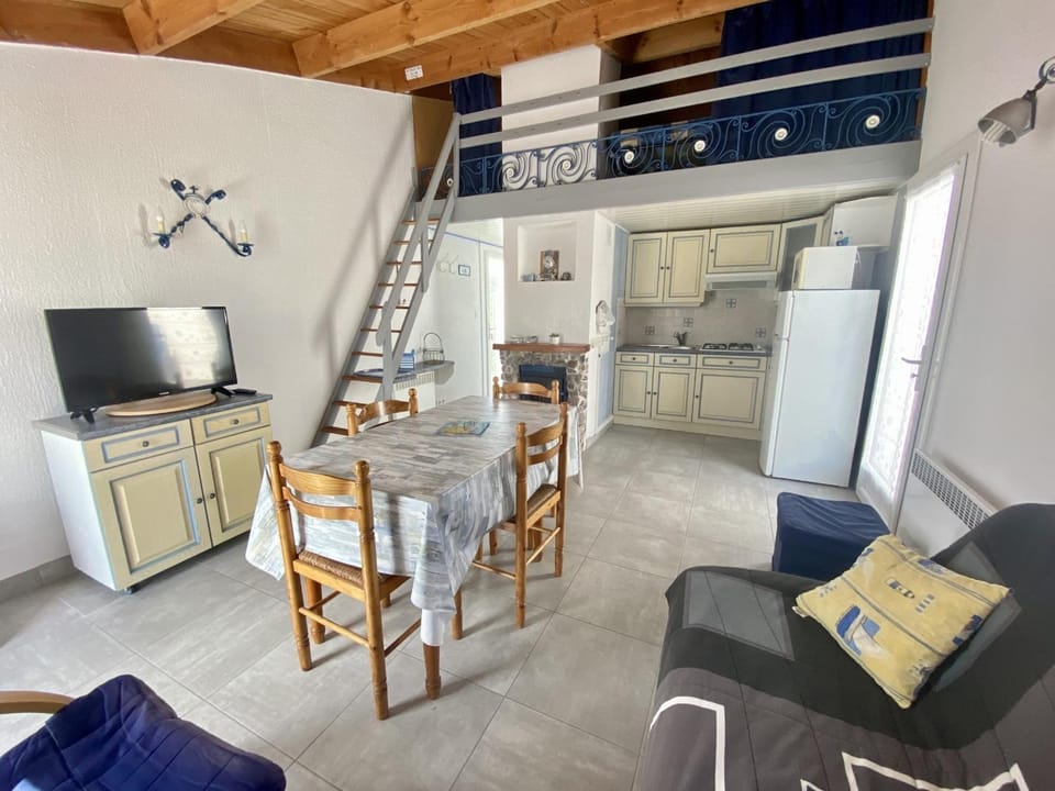 Maison T2 avec Piscine Chauffée, Tennis Proche Mer - FR-1-231-304 House in Pays de la Loire