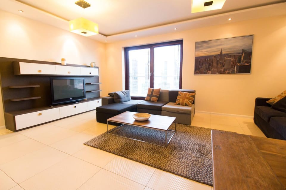 Communal lounge/ TV room, TV and multimedia, Seating area