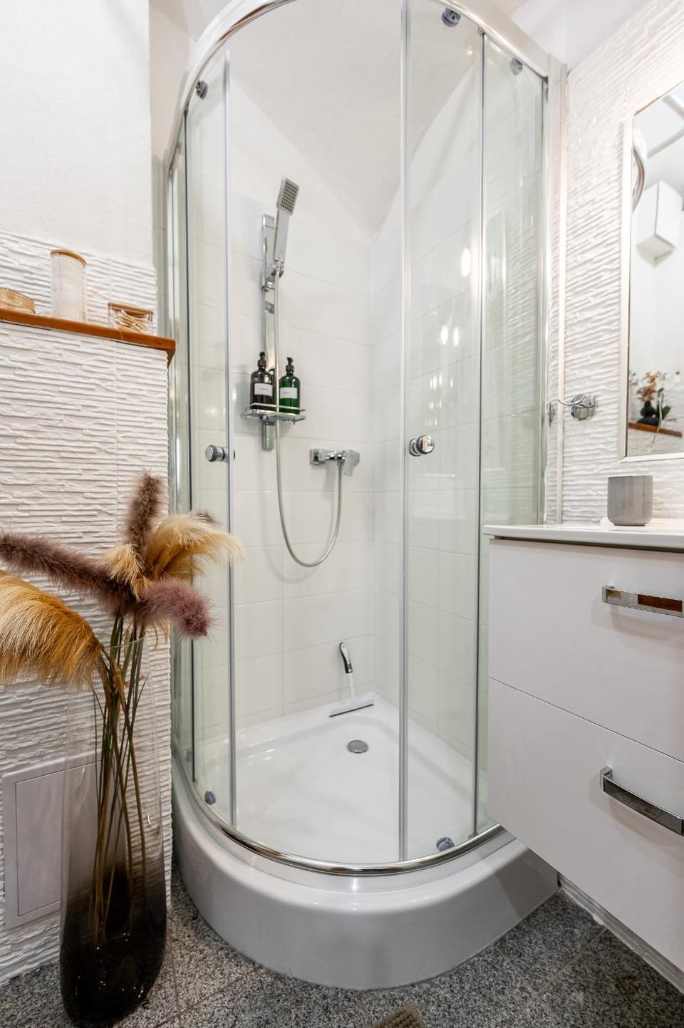 Shower, Bathroom, towels