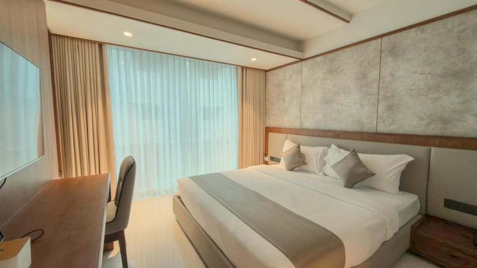 Photo of the whole room, Bedroom