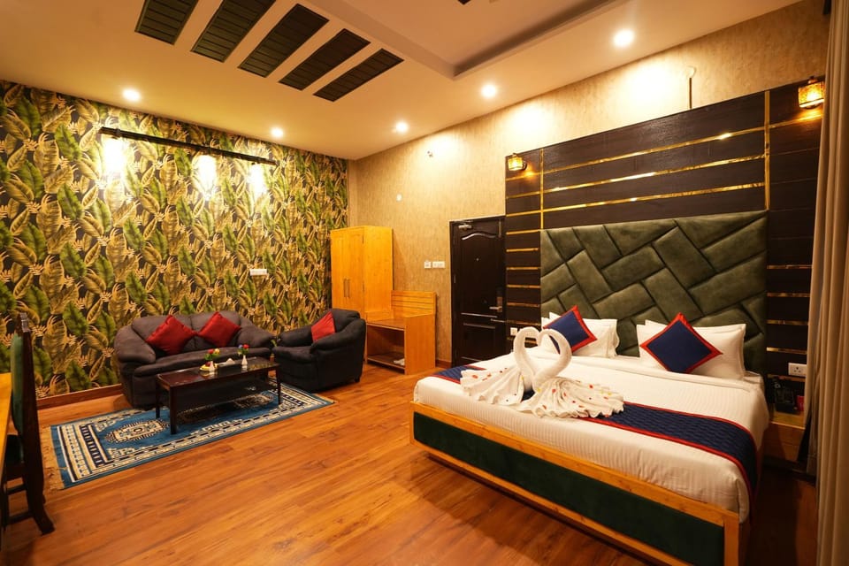 Bed, Living room, Photo of the whole room, Bedroom, furniture