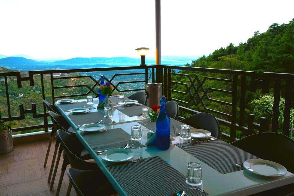 Restaurant/places to eat, View (from property/room), Mountain view