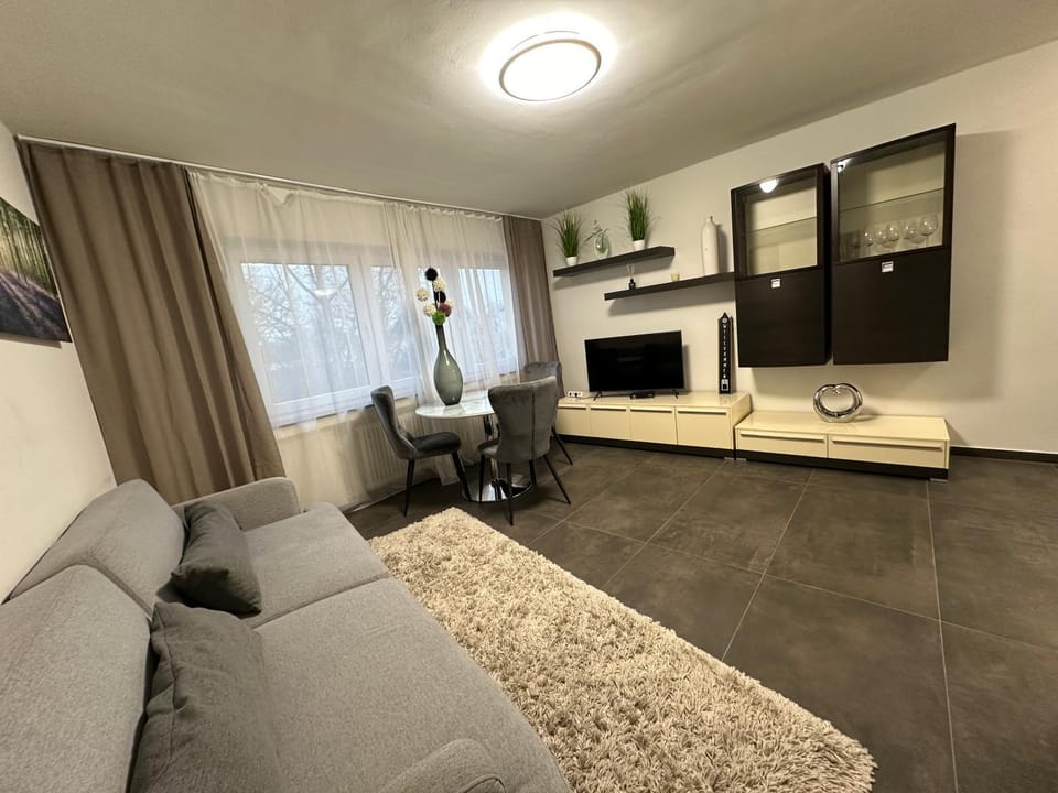 TV and multimedia, Living room, Dining area