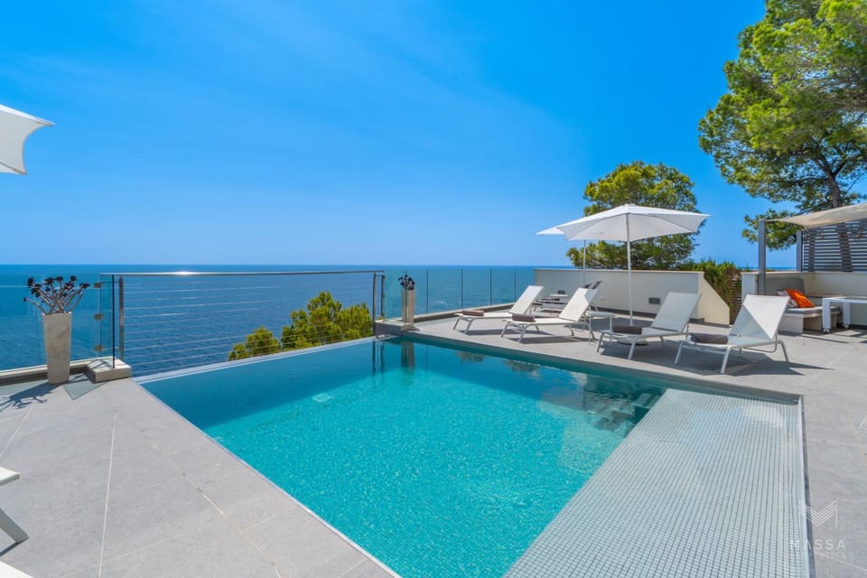 Natural landscape, View (from property/room), Balcony/Terrace, Mountain view, Pool view, Sea view, Swimming pool, sunbed