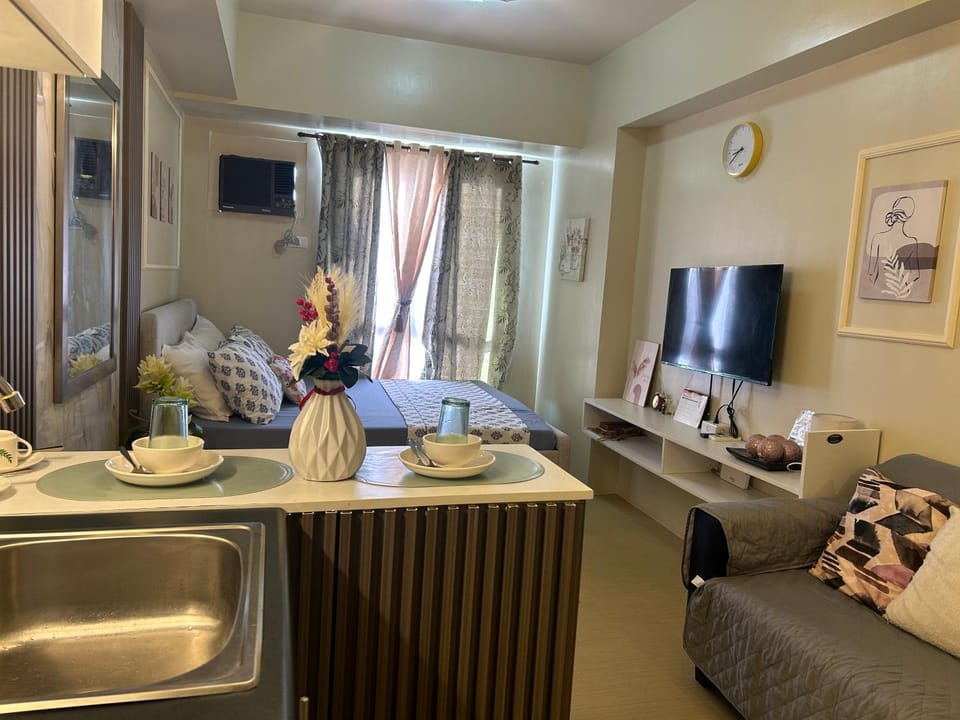 Avida Tower 4 L21 staycation rm1104 Apartment hotel in Iloilo City