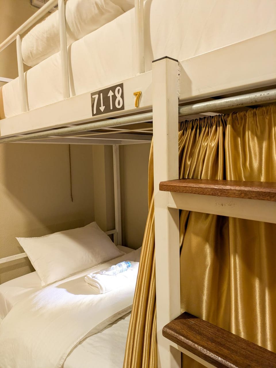 STAY HOSTEL - MOTORBIKE & LOCKER RENTAL Thakhek Hostel in Laos