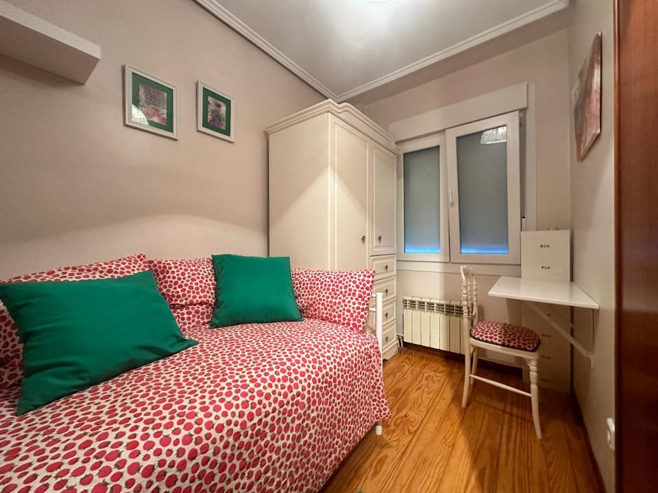 Bed, Bedroom, internet