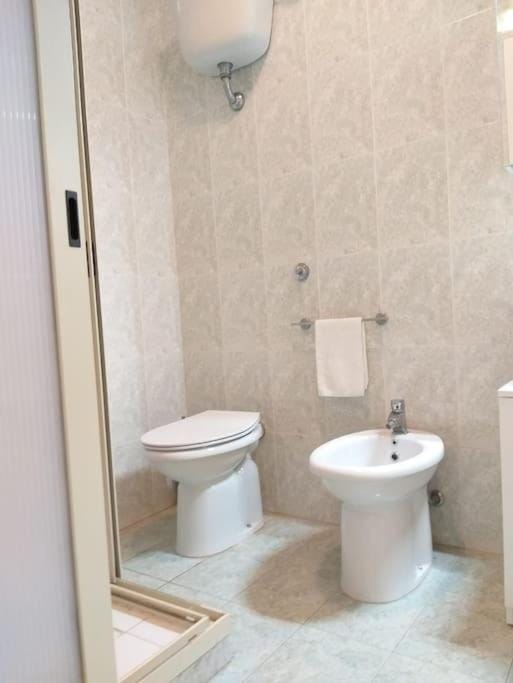 Shower, Toilet, Bathroom, bidet