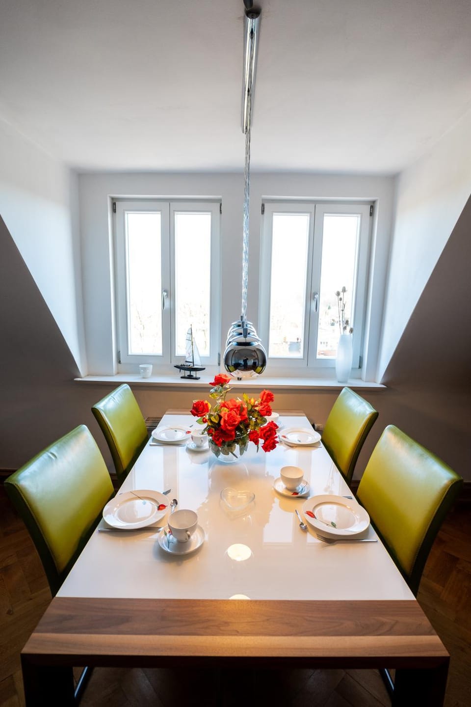 Living room, Seating area, Food