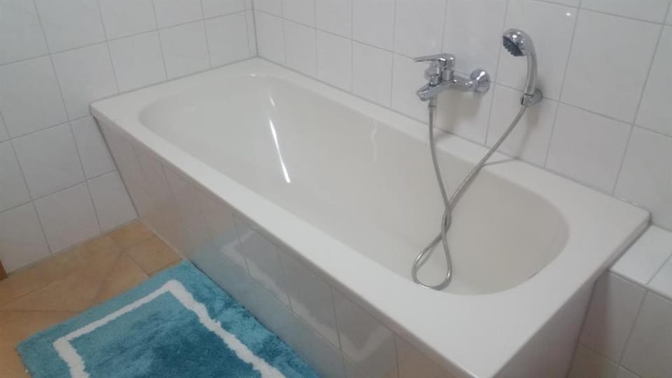 Bathroom, Bath