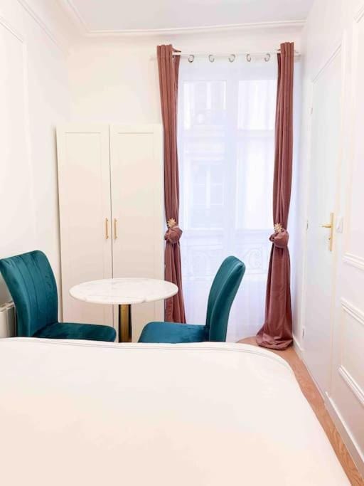 Studio Romantique Paris Montmartre Apartment in Paris
