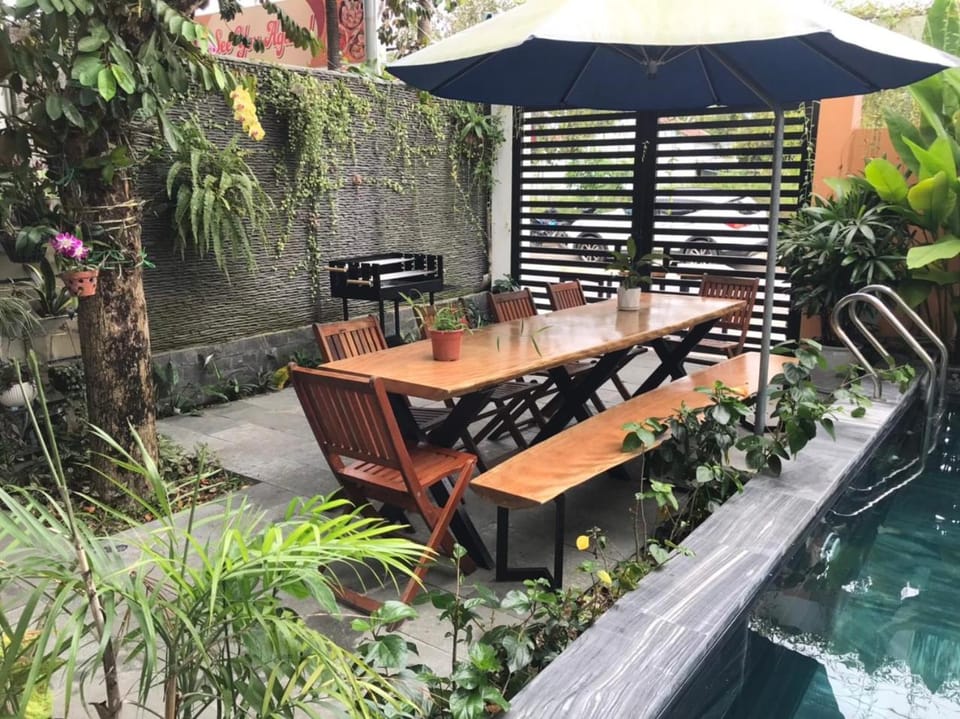 Patio, BBQ facilities, Garden, Dining area