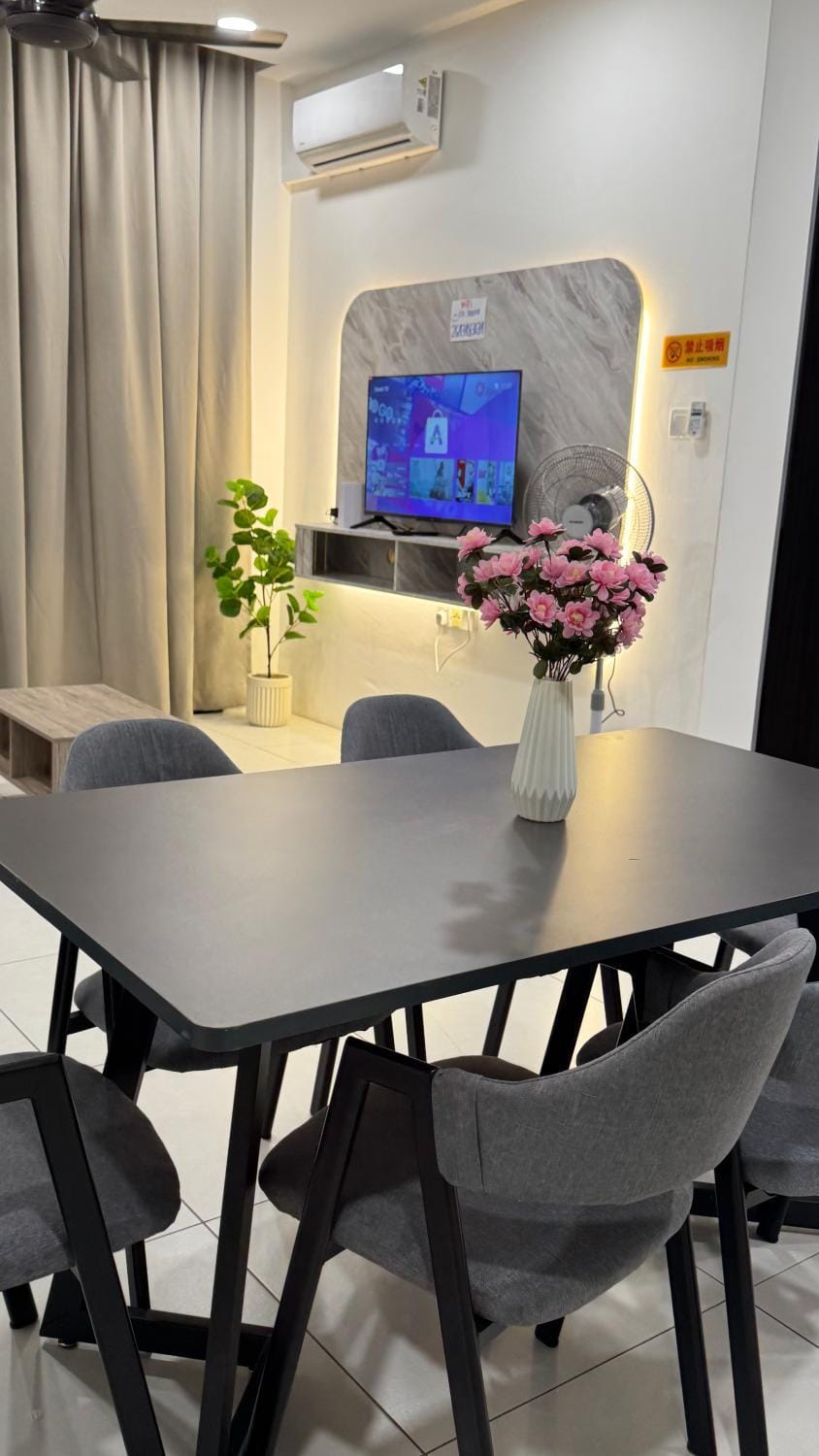 Podium Home 7pax opposite AEON Mall Kuching Apartment in Kuching