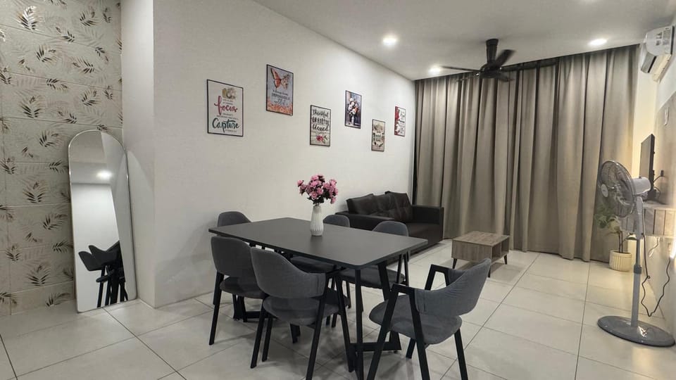 Podium Home 7pax opposite AEON Mall Kuching Apartment in Kuching