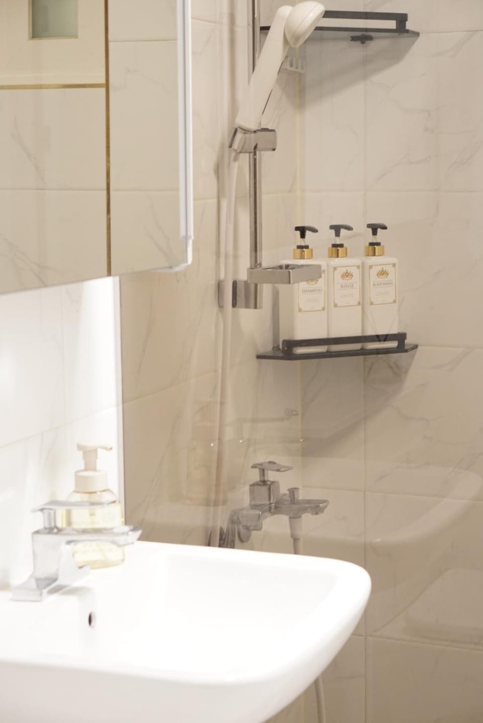 Shower, Bathroom, towels
