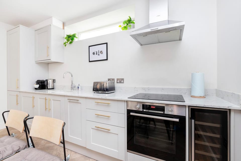 Coffee/tea facilities, Kitchen or kitchenette, Family, dishwasher, oven, stove, toaster, kitchen, kitchen