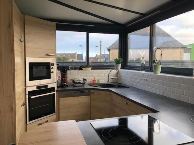 dishwasher, minibar, pet friendly, stove