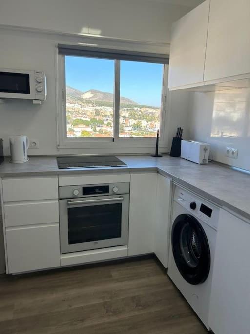 Kitchen or kitchenette, minibar, pet friendly, stove, washing machine