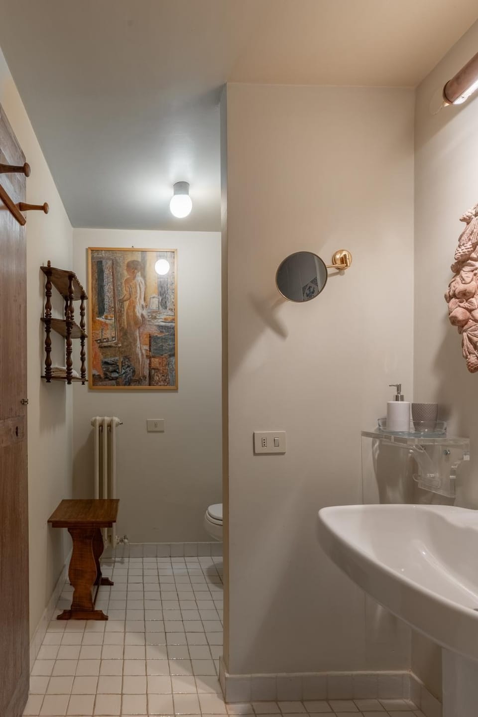 Old Bridge large and unique artful apartment with elevator Apartment in Florence
