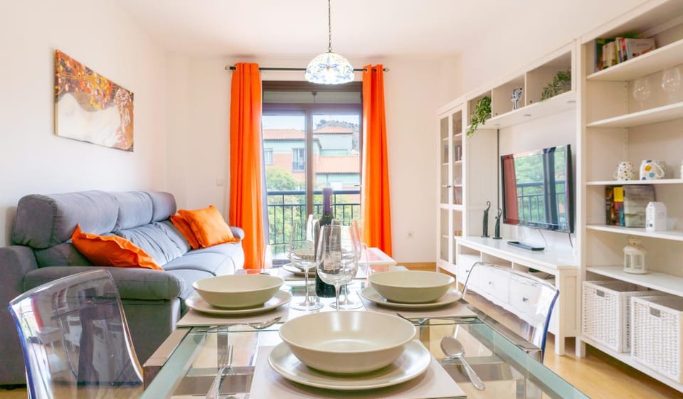 TV and multimedia, Kitchen or kitchenette, Living room, Seating area, Dining area, minibar