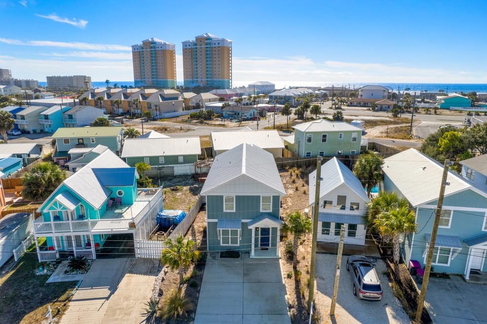 Bird's eye view, City view, Sea view, Street view, Location, Parking