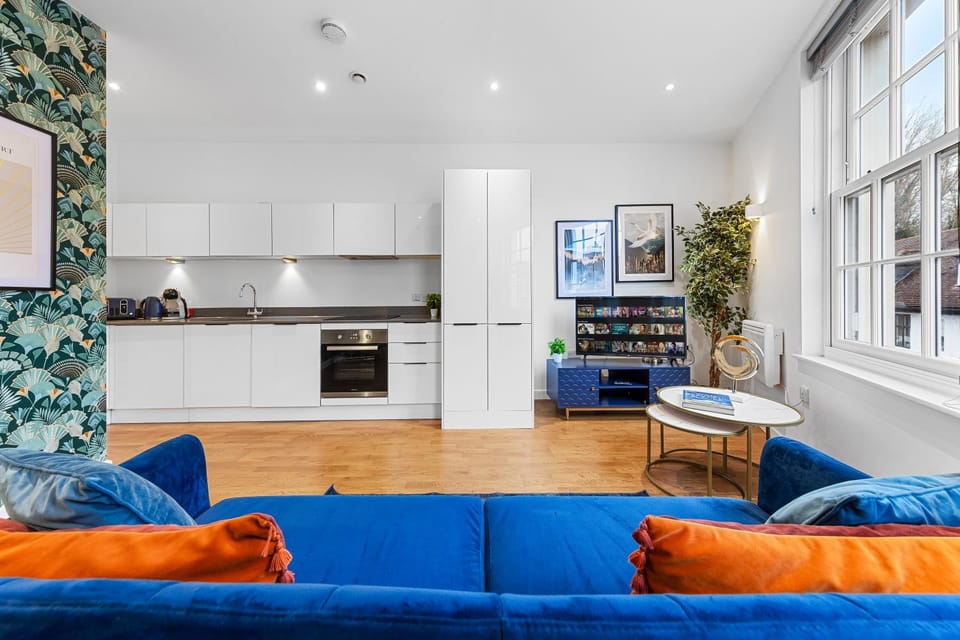 Kitchen or kitchenette, Living room, minibar