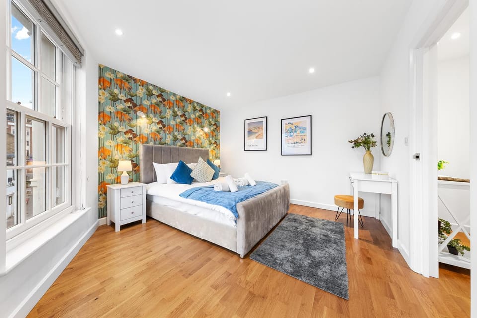 Bed, Photo of the whole room