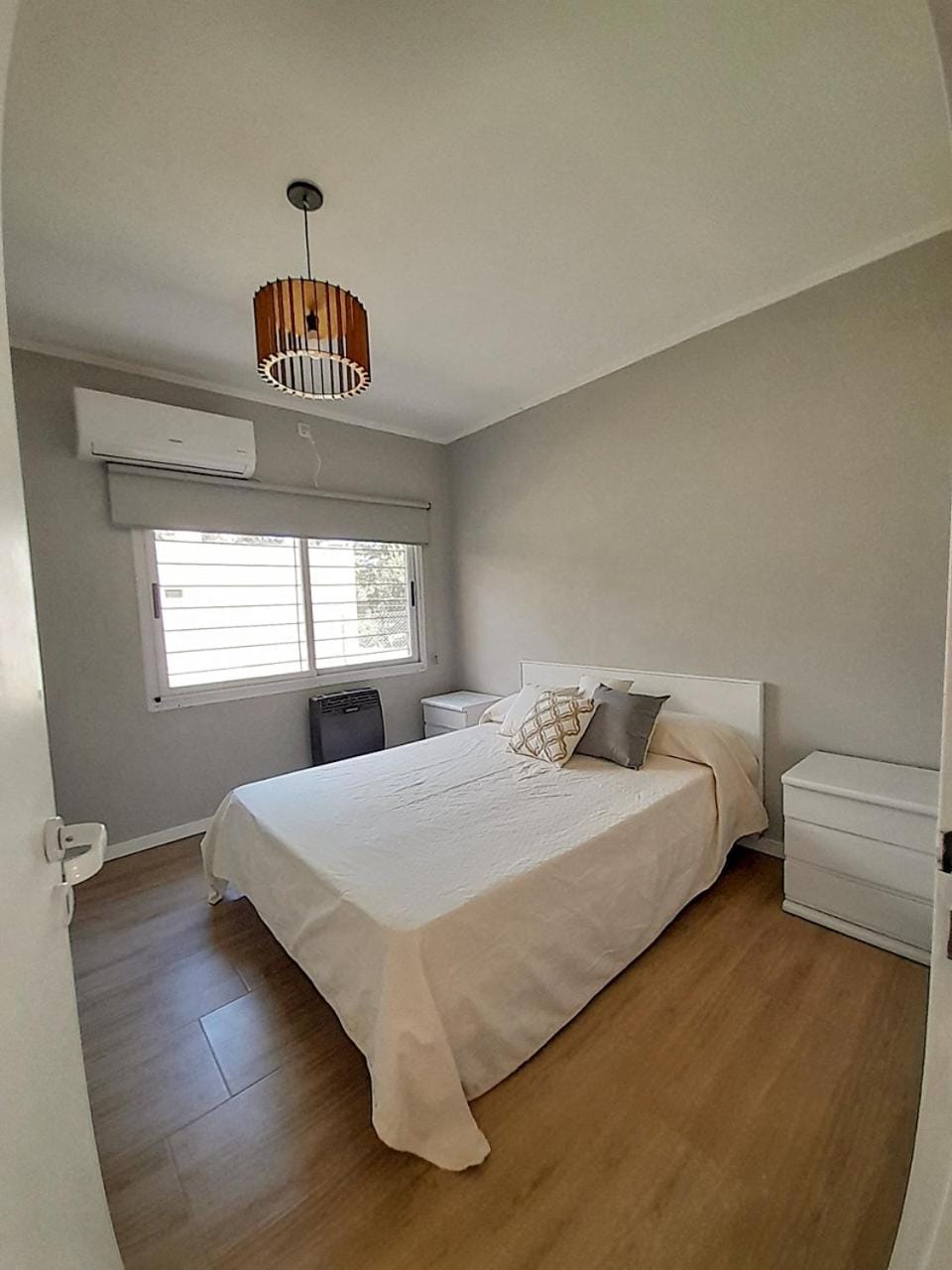Los Robles House in Mercedes