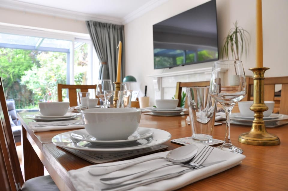 Spacious 4-bedroom townhouse in the city center with free parking House in Oxford