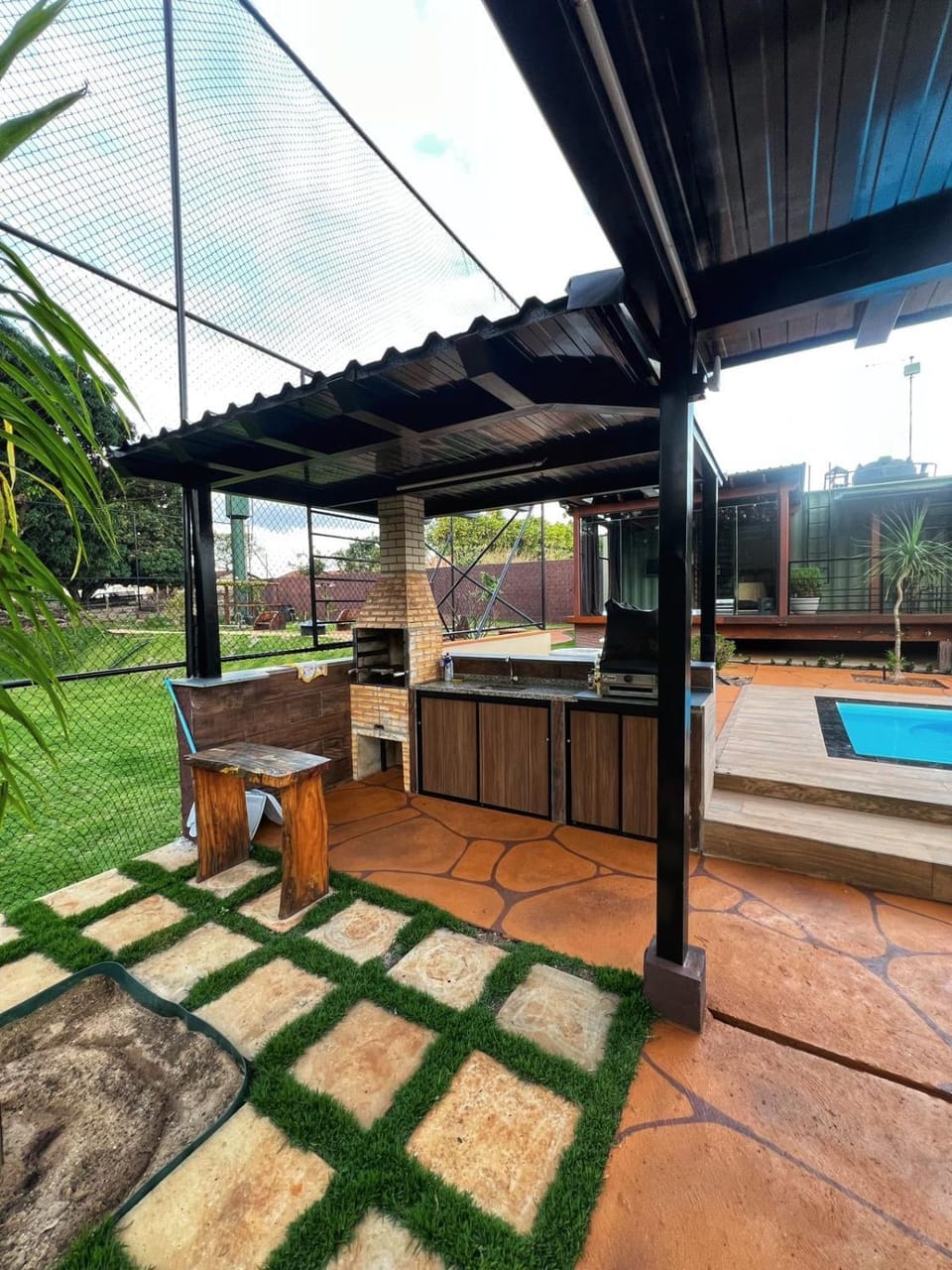Casa Container Chalet in State of São Paulo