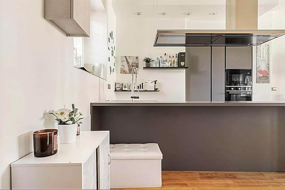 Coffee/tea facilities, Kitchen or kitchenette, minibar, stove