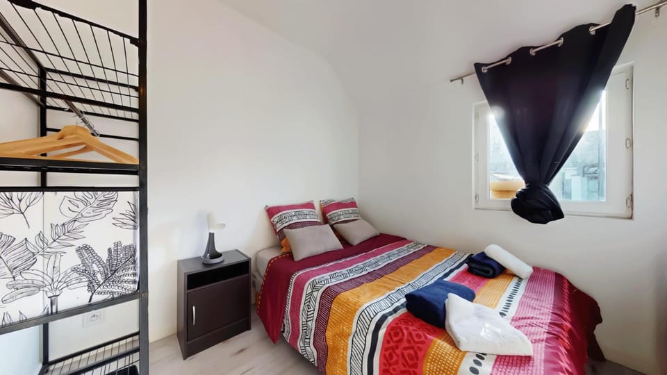 Bed, Bedroom, internet