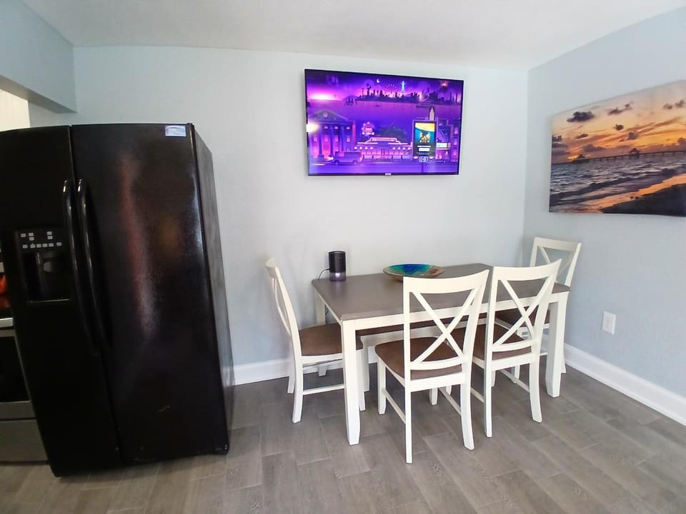 TV and multimedia, Dining area