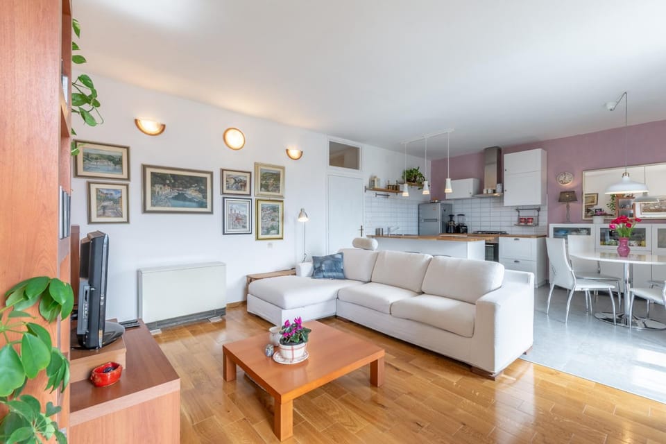 Kitchen or kitchenette, Living room, Dining area