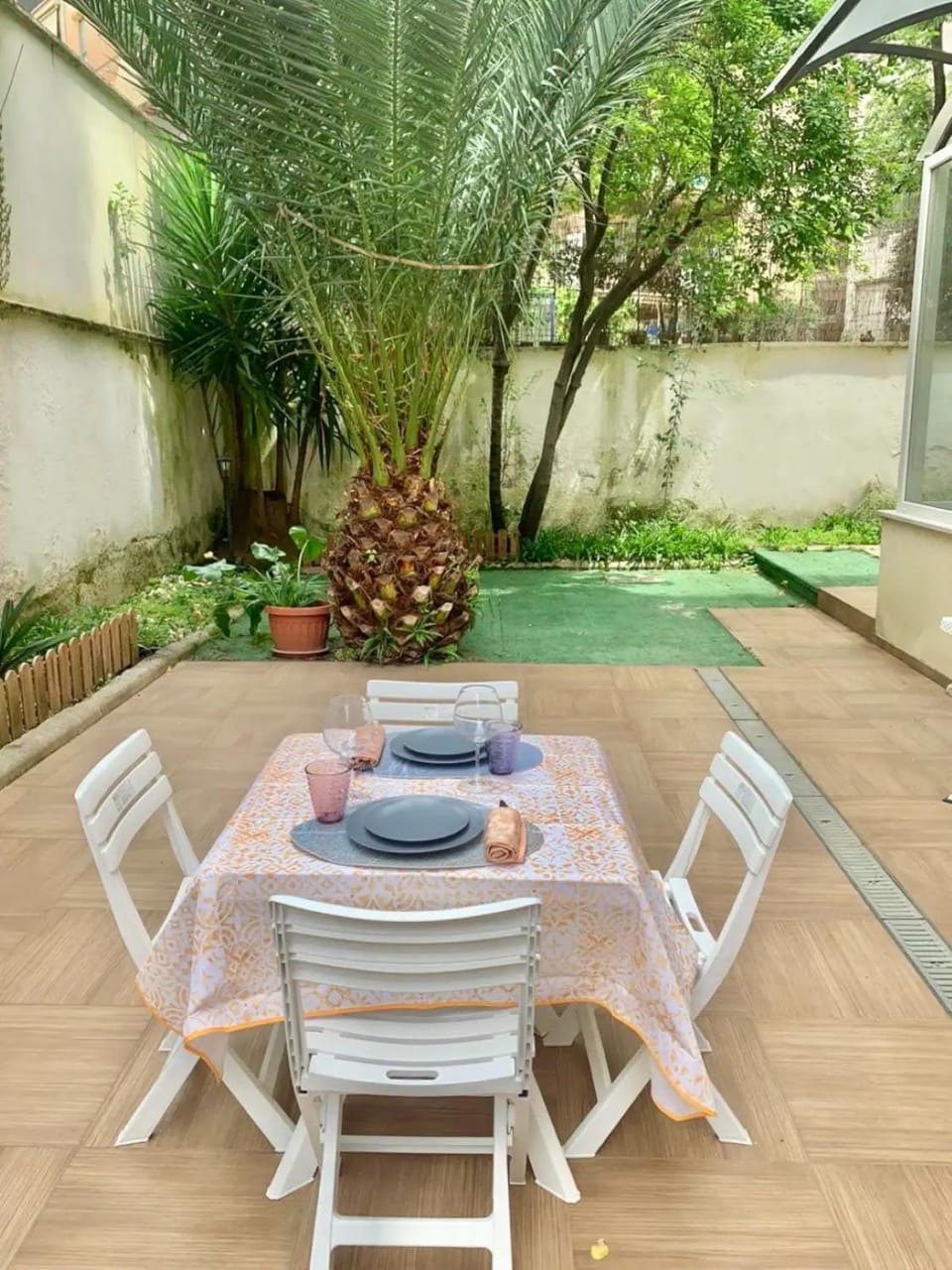 Patio, Garden, Dining area