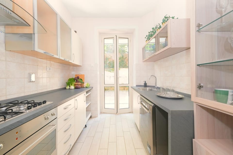 Kitchen or kitchenette, dishwasher, oven, toaster, kitchen