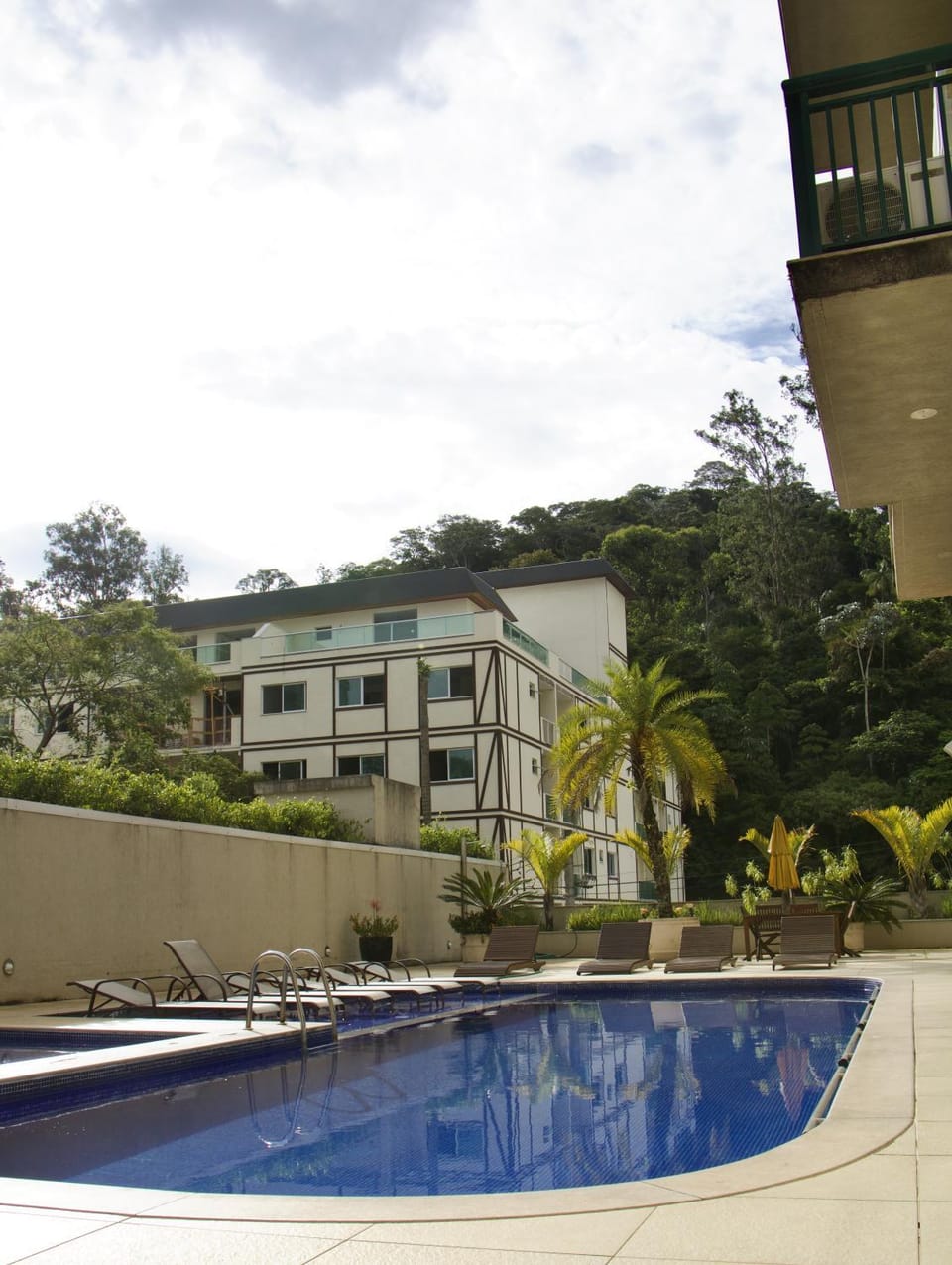Property building, Day, Pool view, Swimming pool