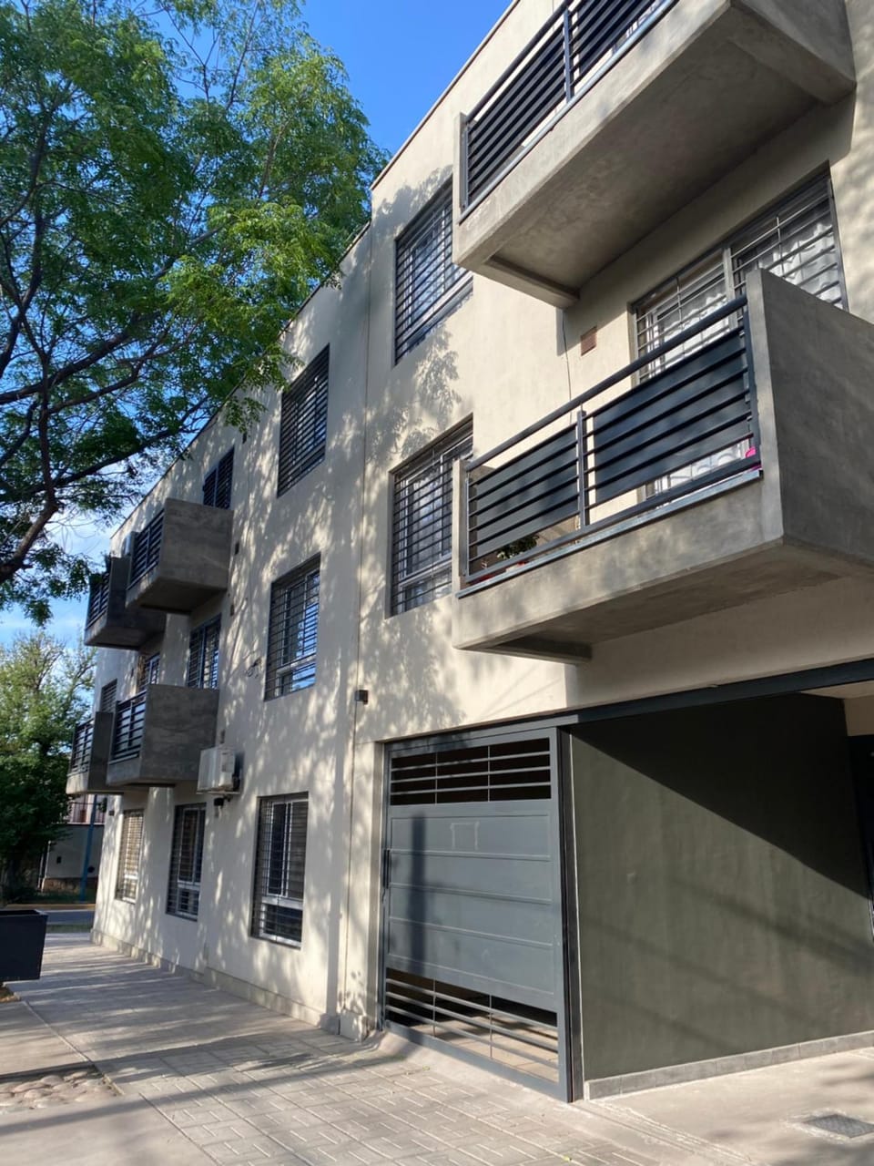 Property building, Neighbourhood