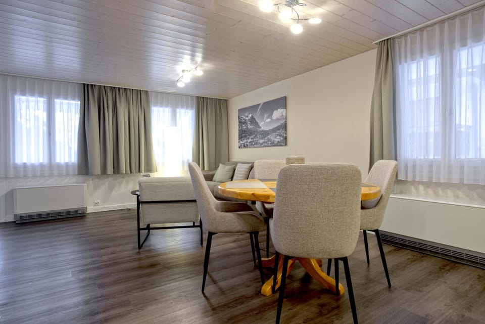 Living room, Seating area, Dining area