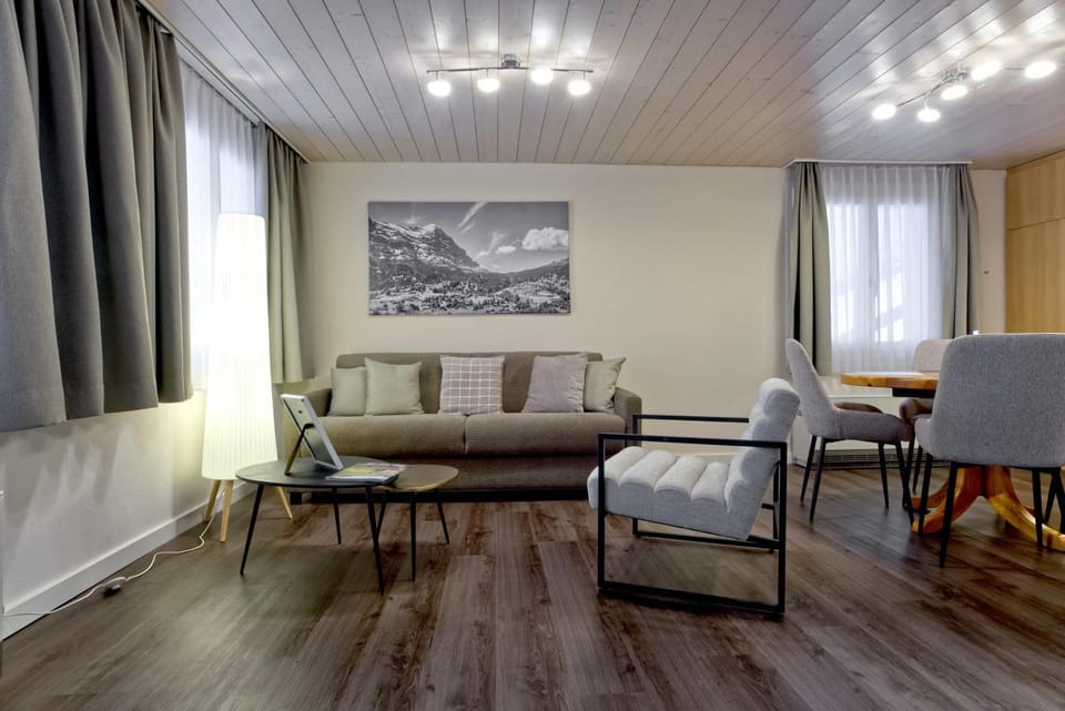 Living room, Seating area, Dining area