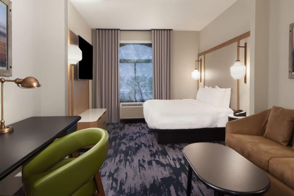 Fairfield Inn & Suites by Marriott Charleston Hotel in Charleston