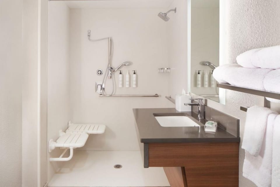 Fairfield Inn & Suites by Marriott Charleston Hotel in Charleston