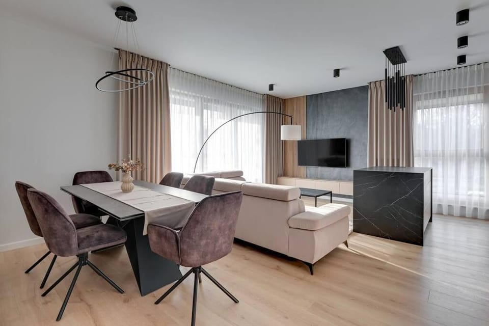 Communal lounge/ TV room, TV and multimedia, Kitchen or kitchenette, Living room, Seating area, Dining area