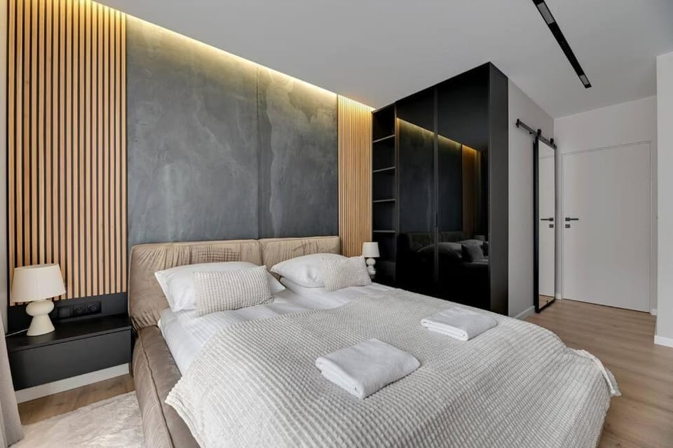Bed, Photo of the whole room, Bedroom, towels, wardrobe