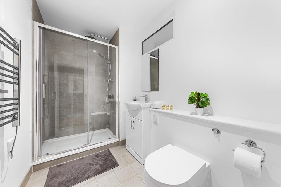 Shower, Toilet, Bathroom